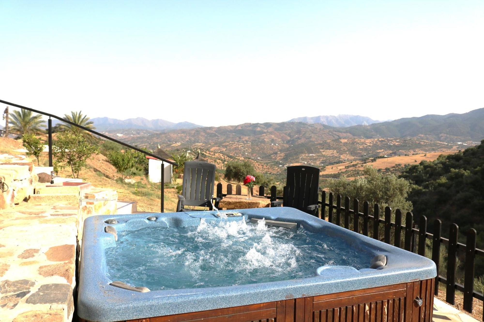 Private Detached Chalet With Own Jacuzzi Mi Dushi โตล็อกซ์ ภายนอก รูปภาพ
